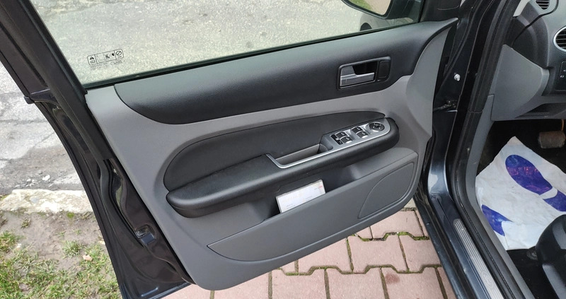 Ford Focus cena 11999 przebieg: 330000, rok produkcji 2010 z Golub-Dobrzyń małe 562